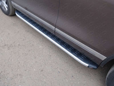 Пороги алюминиевые ТСС с накладкой для Volkswagen Touareg 2010-2014