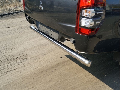 Защита задняя овальная центральная 120х60 мм ТСС для Mitsubishi L200 2019-2021